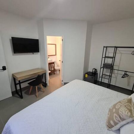 Urban Justo Sierra Aparthotel Гуадалахара Екстериор снимка